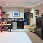 Maatskappy 5 beeld CROOKED TREE COTTAGE B&B/SELF CATERING Selfcatering Units Or Chalets in Umhlanga KZN