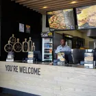Maatskappy 8 beeld DEBONAIRS PIZZA Weekday special in Kimberley NC