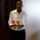 Maatskappy 3 beeld MICHAEL MNGUNI Waitress Service in Johannesburg GP