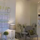 Maatskappy 1 beeld SKIN RENEWAL (PARKHURST) www Skinonline.Co.Za in Johannesburg GP