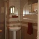 Maatskappy 3 beeld THE MAPLE VILLAGE GUEST LODGE B&B Wifi in Edenvale GP