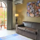 Maatskappy 14 beeld TIMES SQUARE EXECUTIVE SUITES Showers in Johannesburg GP