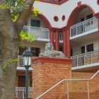 Maatskappy 22 beeld TIMES SQUARE EXECUTIVE SUITES Showers in Johannesburg GP