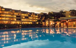 Maatskappy 1 beeld WILD COAST SUN HOTEL Tourist Hotels in Port Edward KZN