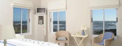 Maatskappy 2 beeld 138 MARINE BEACHFRONT GUESTHOUSE Luxury Guest Houses in Hermanus WC