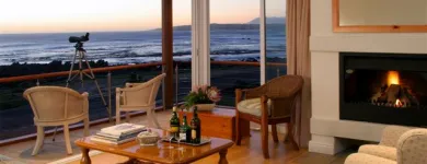 Maatskappy 6 beeld 138 MARINE BEACHFRONT GUESTHOUSE Luxury Guest Houses in Hermanus WC