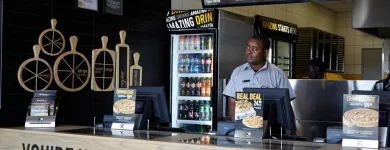 Maatskappy 2 beeld DEBONAIRS PIZZA Weekday special in Melkbosstrand WC
