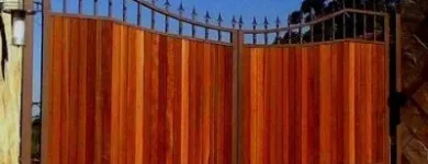 Maatskappy 21 beeld GATE & DOOR CONTROL Wooden Gates in Durban KZN