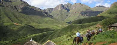 Maatskappy 7 beeld MALUTI FOOTPRINTS & TOURS Tours Arrangement in Clarens FS
