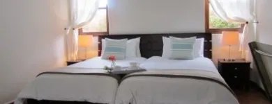 Maatskappy 6 beeld SIXTEEN GUEST LODGE ON MAIN Whalecoast Accommodation in Hermanus WC