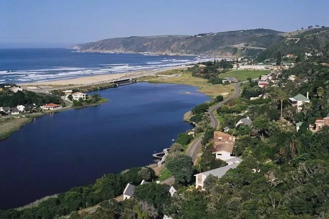 Maatskappy 2 beeld SEA THUNDER B&B