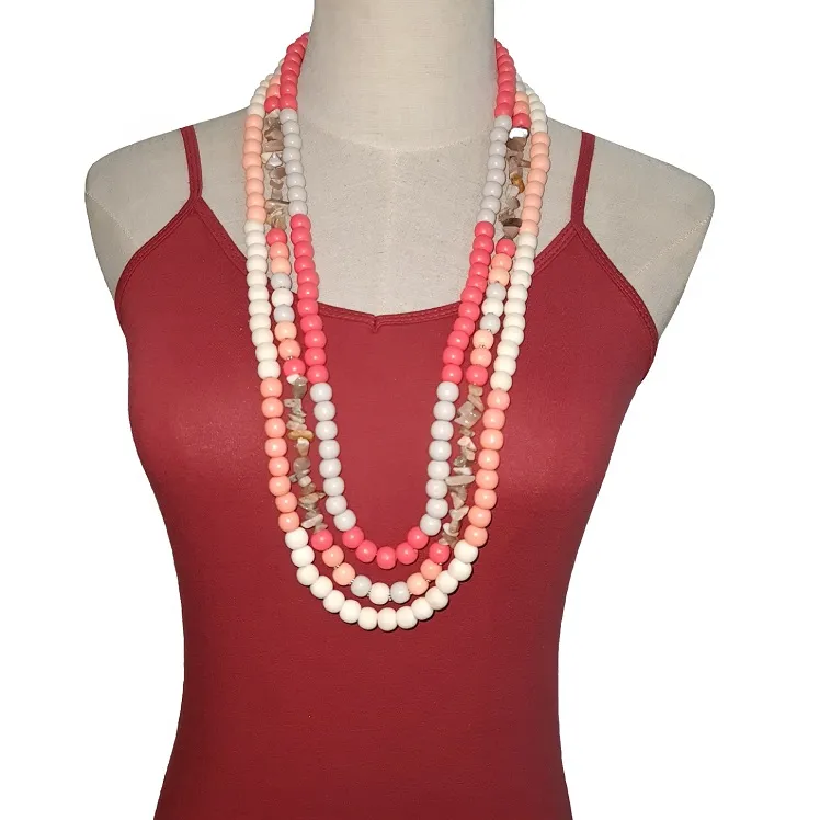 Maatskappy 6 beeld LADY AMOUR