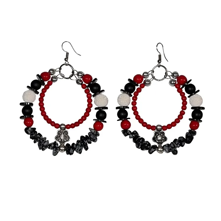 Maatskappy 11 beeld LADY AMOUR