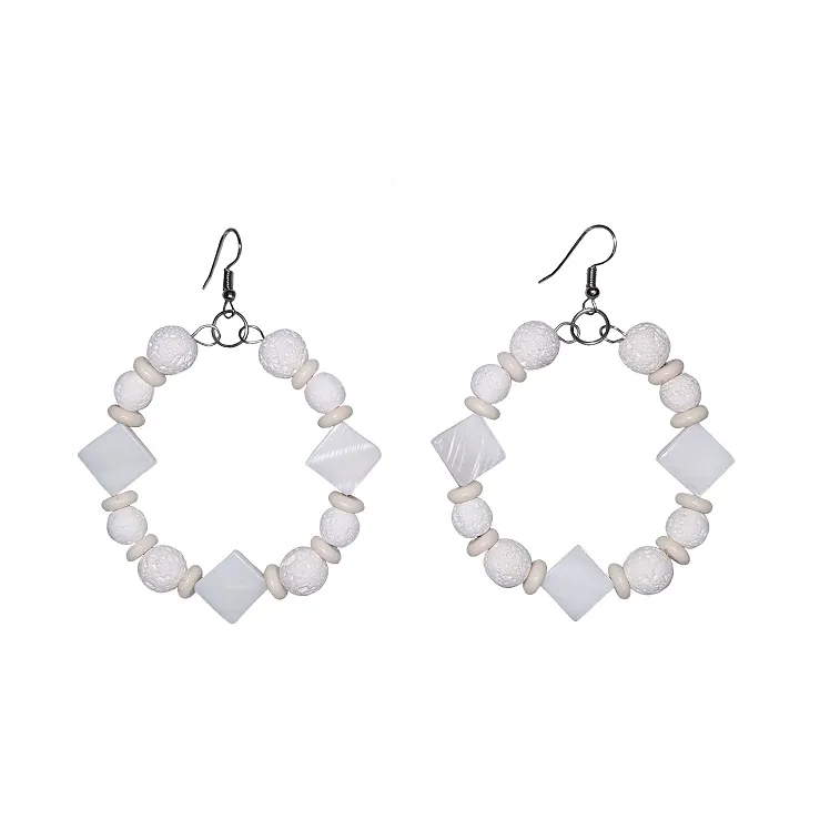 Maatskappy 14 beeld LADY AMOUR